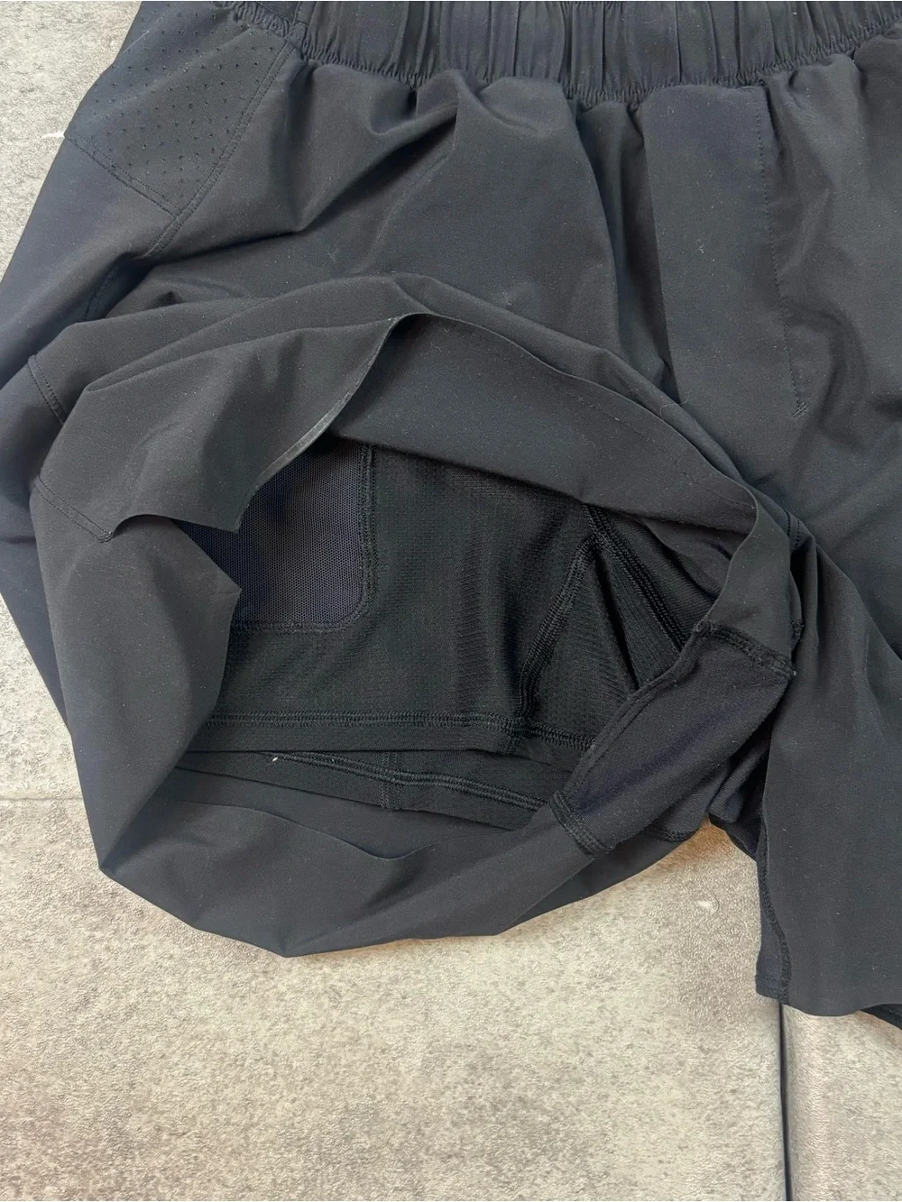 Lululemon Surge Short 6" Lined Drawstring Black Medium M7A99S - Picture 5 of 10